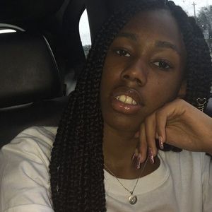 Meet your Posher, Jade